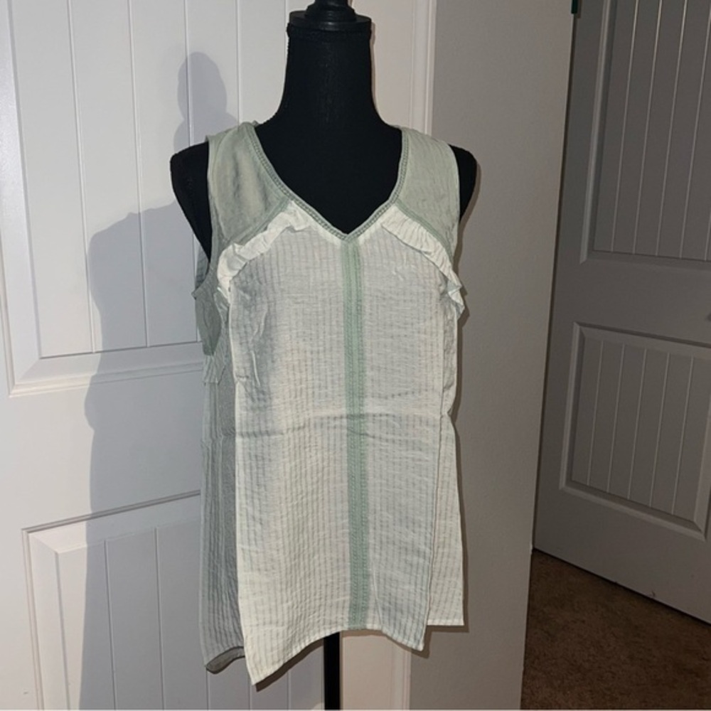 Doe & Rae - Light Green  Size Small - NWT